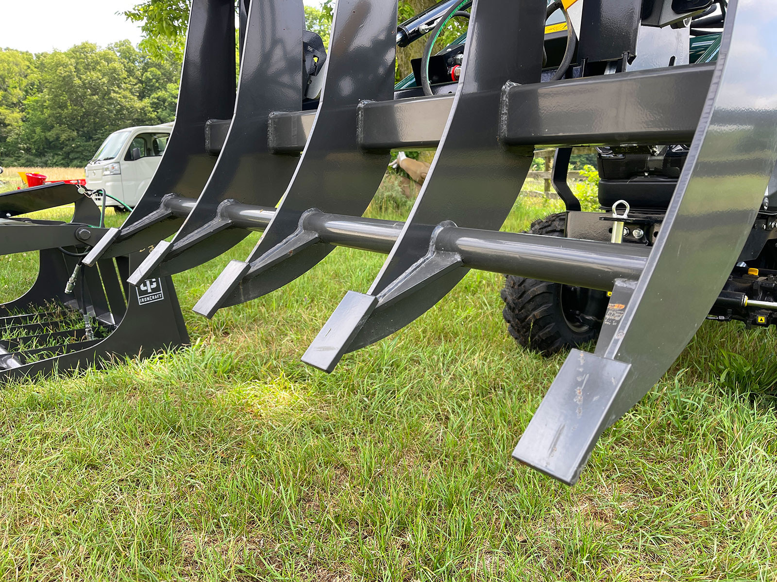 IronCraft Compact Grapple Rake Bottom Teeth