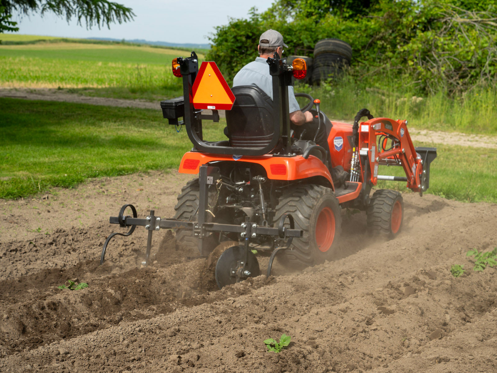 Creating furrows (hills) with the MK Martin Bedder Hiller