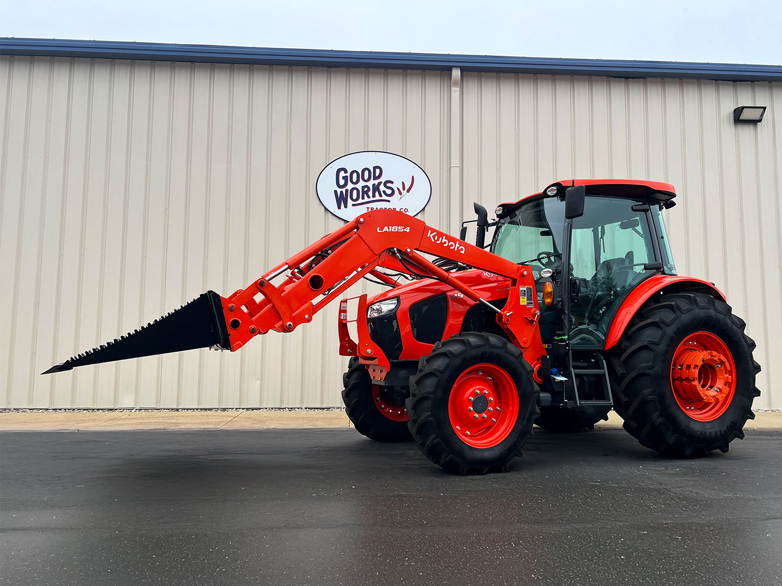 Side View of GWT Mega Wrecker